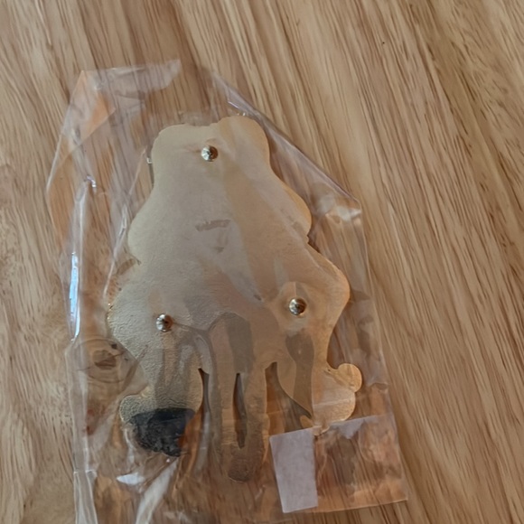 Tangled Rapunzel Pascal Lolita Cosplay Enamel Pin - Picture 2 of 3